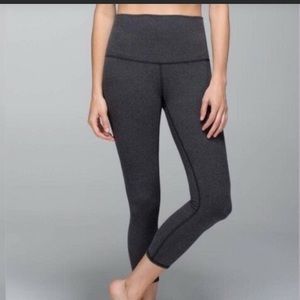 LuluLemon Sz4 WonderUnder Crop